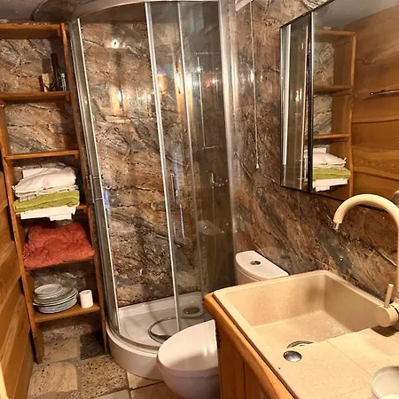 Romantyczny Nad Jeziorem Hotel Kamien (Pomerania)