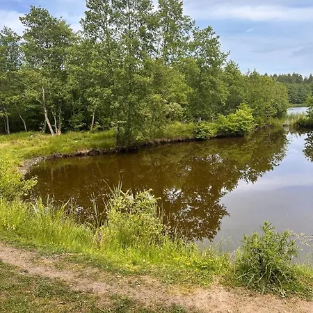 Romantyczny Nad Jeziorem Hotel Kamien (Pomerania)