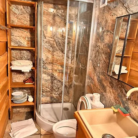 Romantyczny Nad Jeziorem Hotel Kamien (Pomerania)